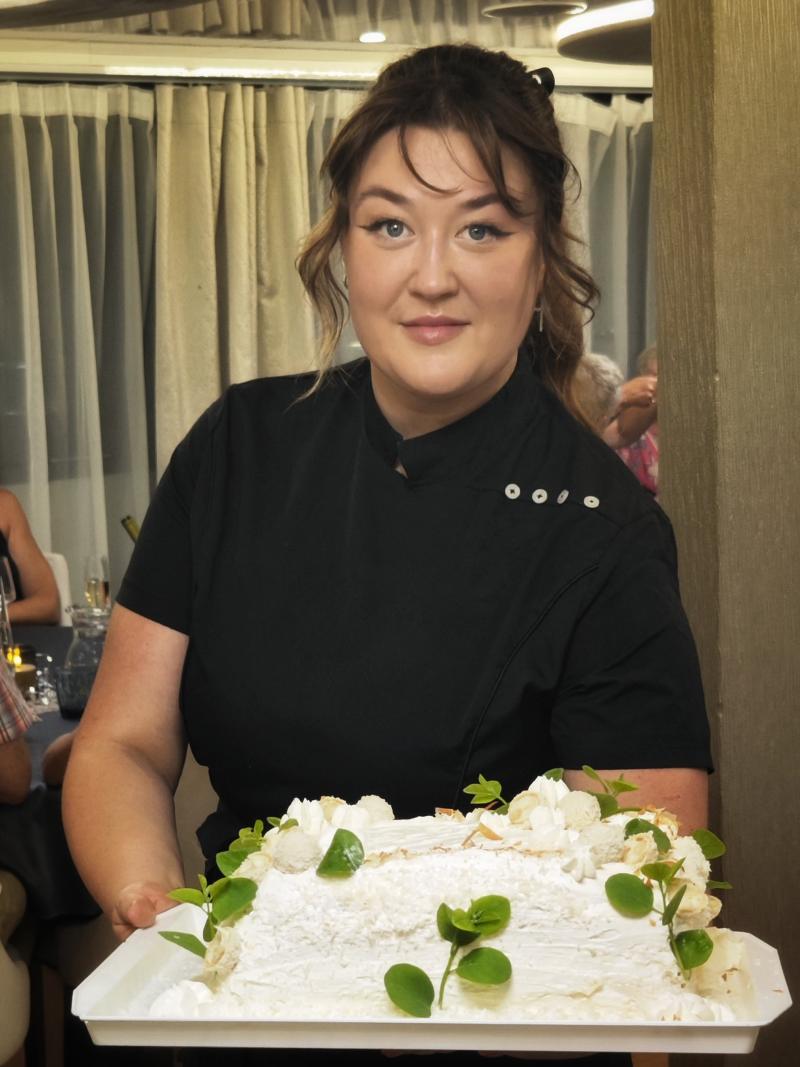 Luksuzno križarjenje po Jadranu: chefinja, ki navdušuje goste.
